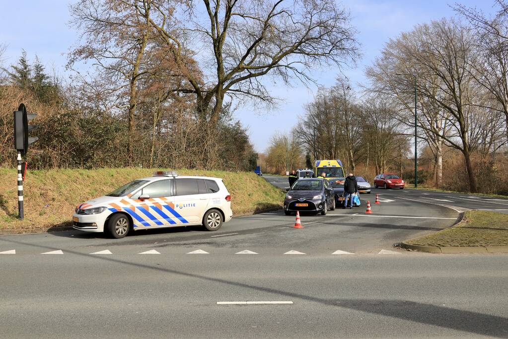 Kop-staart botsing voor stoplicht