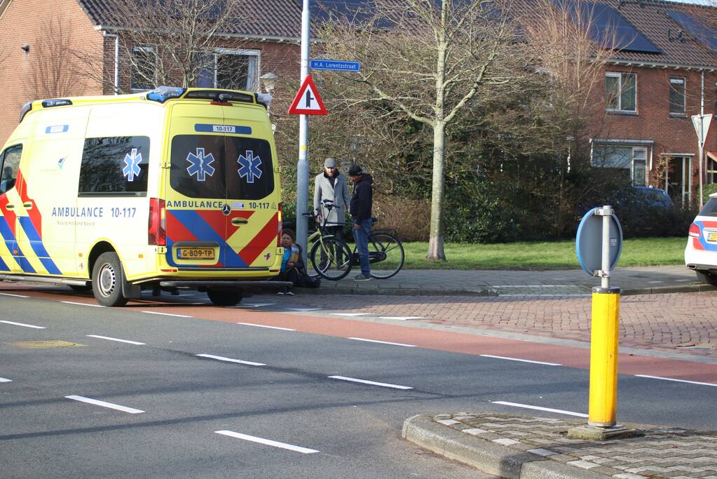 Fietser aangereden door auto
