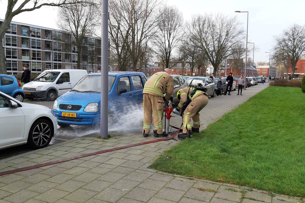 Veel schade bij brand in portiekwoning