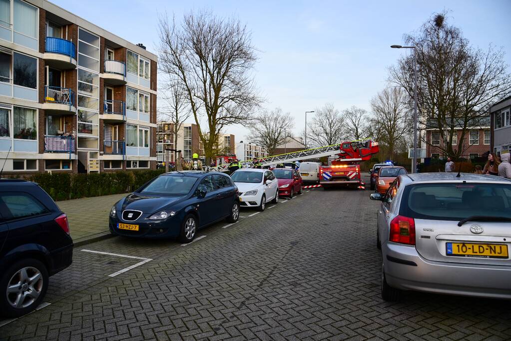Veel schade bij brand in portiekwoning