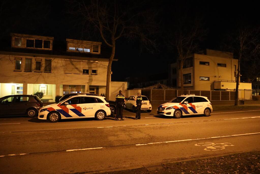 Meerdere papiercontainers in vlammen op