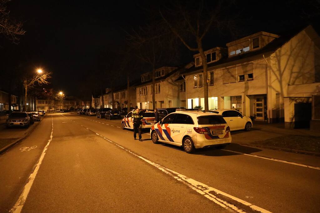 Meerdere papiercontainers in vlammen op