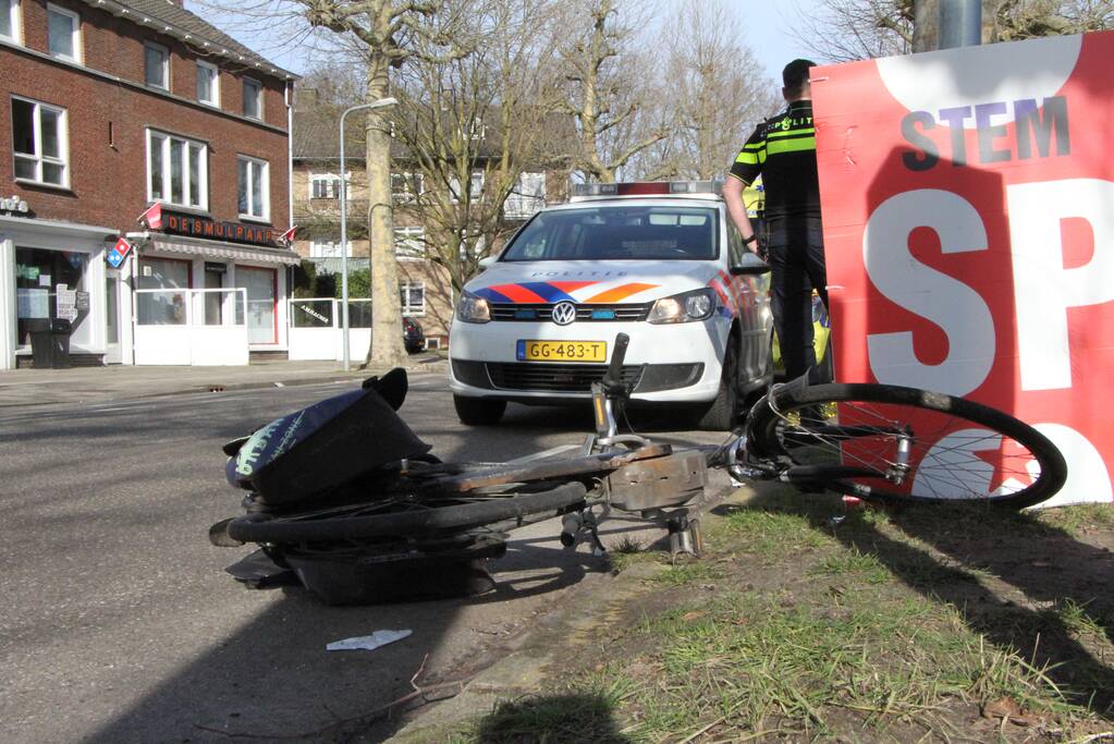 Fietser gaat onderuit