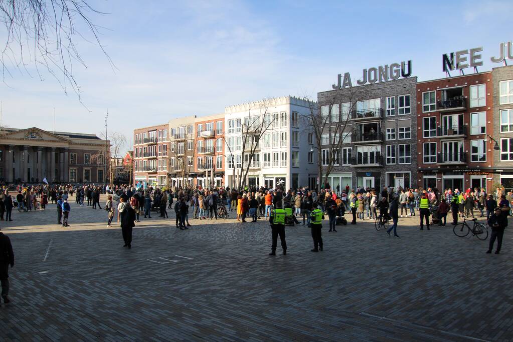 Viruswaanzin en ondernemers demonstreren tegen coronabeleid