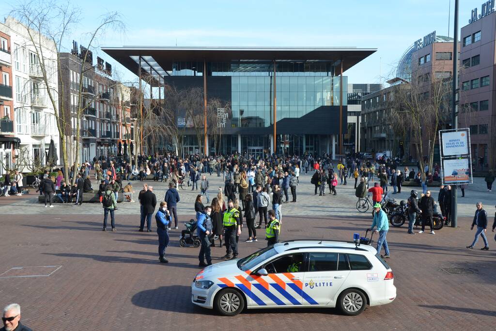 Viruswaanzin en ondernemers demonstreren tegen coronabeleid