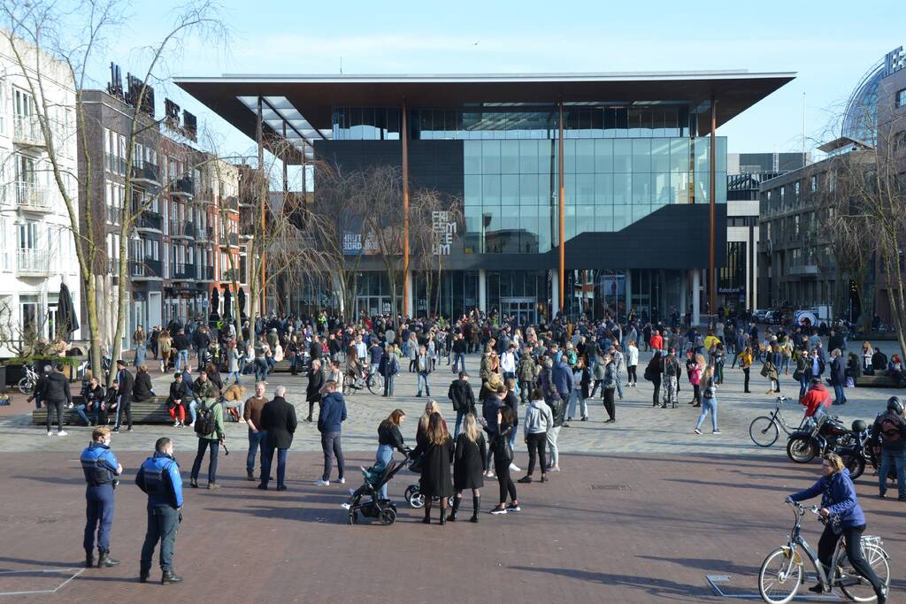 Viruswaanzin en ondernemers demonstreren tegen coronabeleid