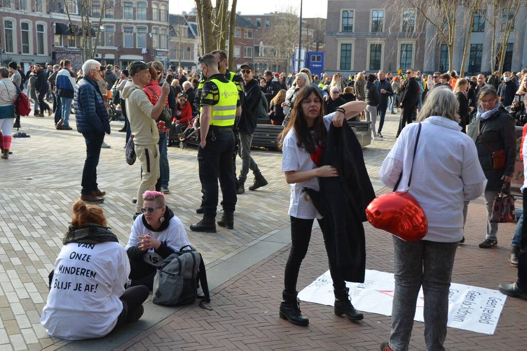 Viruswaanzin en ondernemers demonstreren tegen coronabeleid