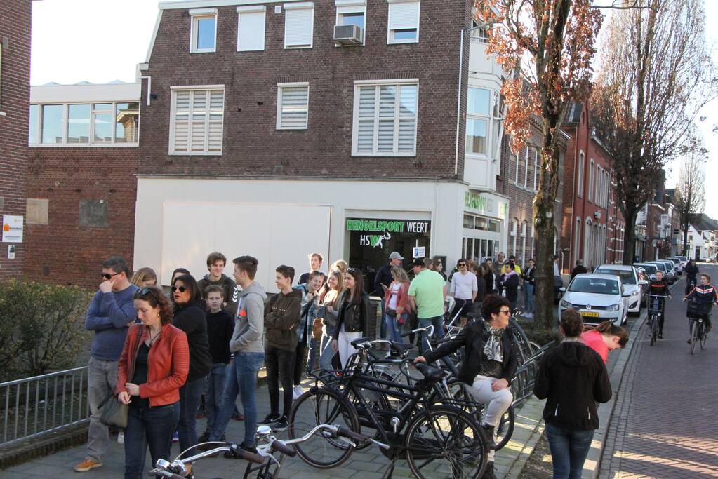 Lange rijen voor ijswinkel