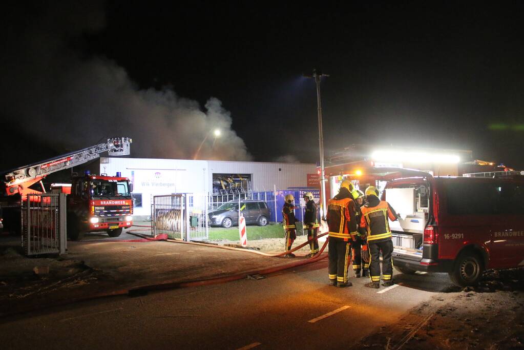 Grote uitslaande brand in fietsenzaak