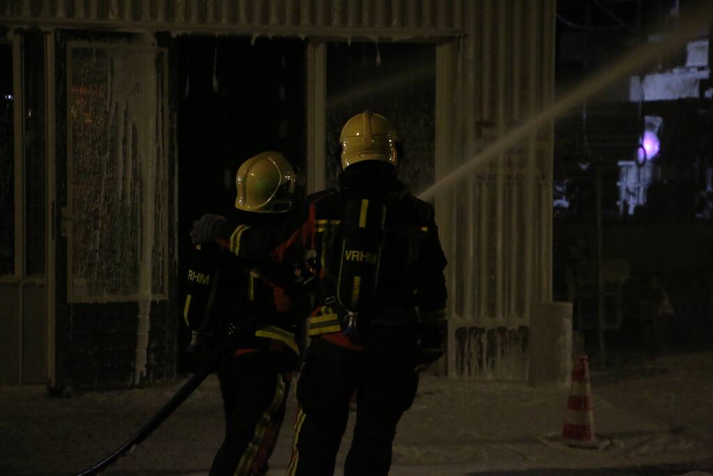 Grote uitslaande brand in fietsenzaak