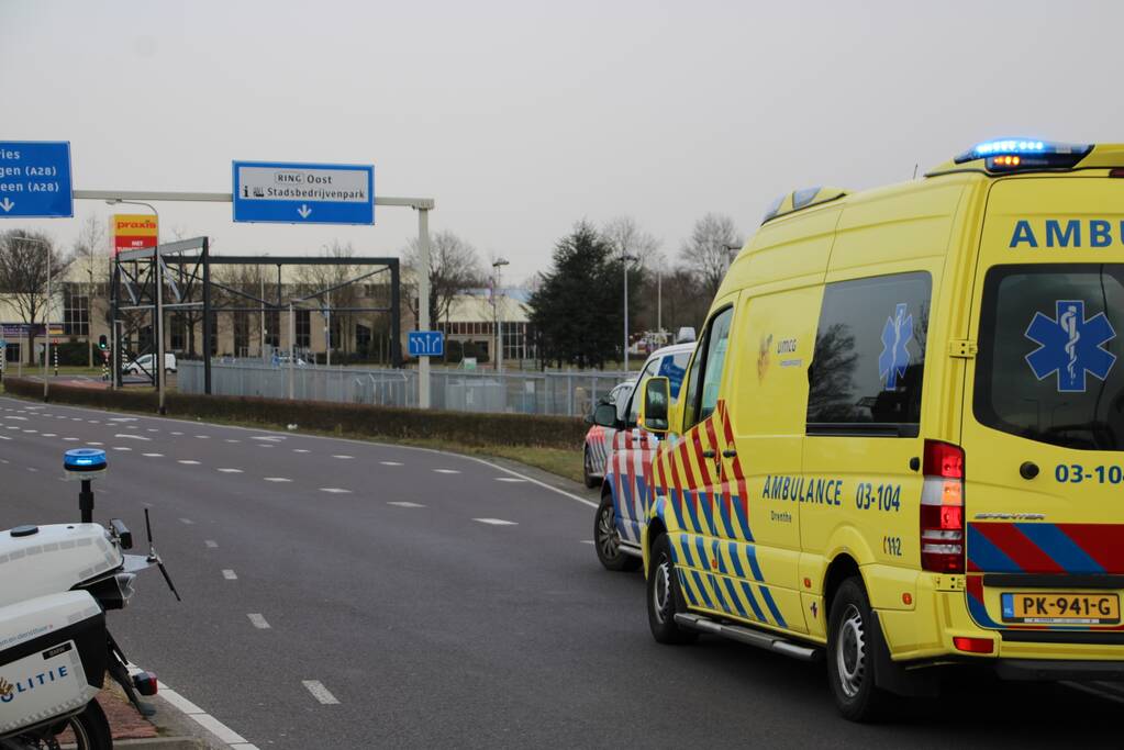 Wielrenster gewond bij botsing met auto
