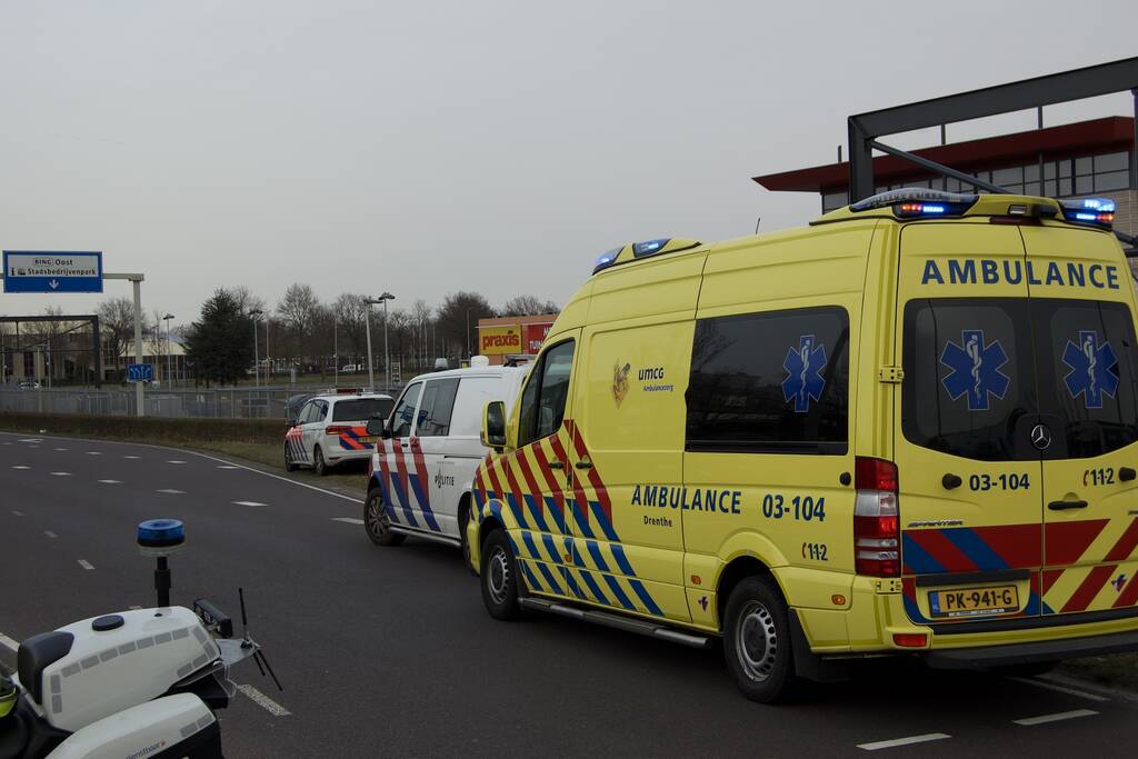 Wielrenster gewond bij botsing met auto