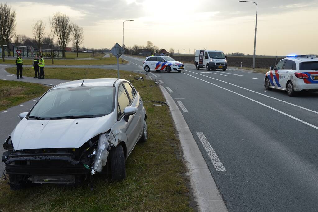Ongeval tussen auto en vrachtwagen