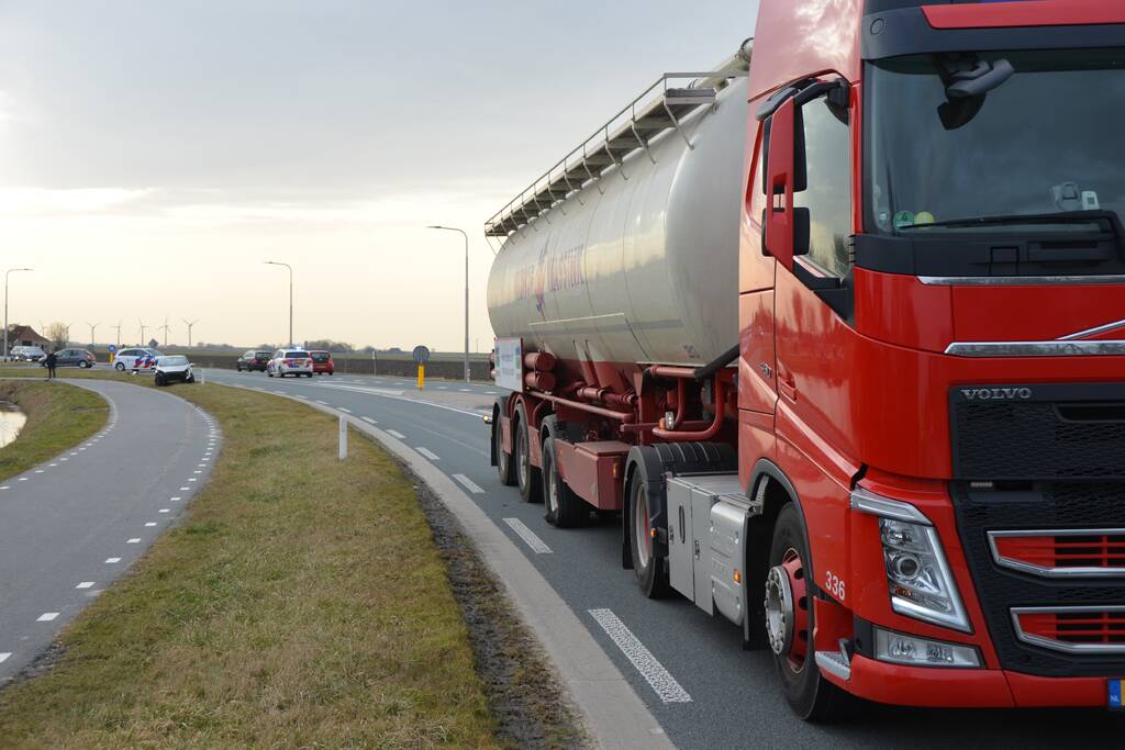 Ongeval tussen auto en vrachtwagen