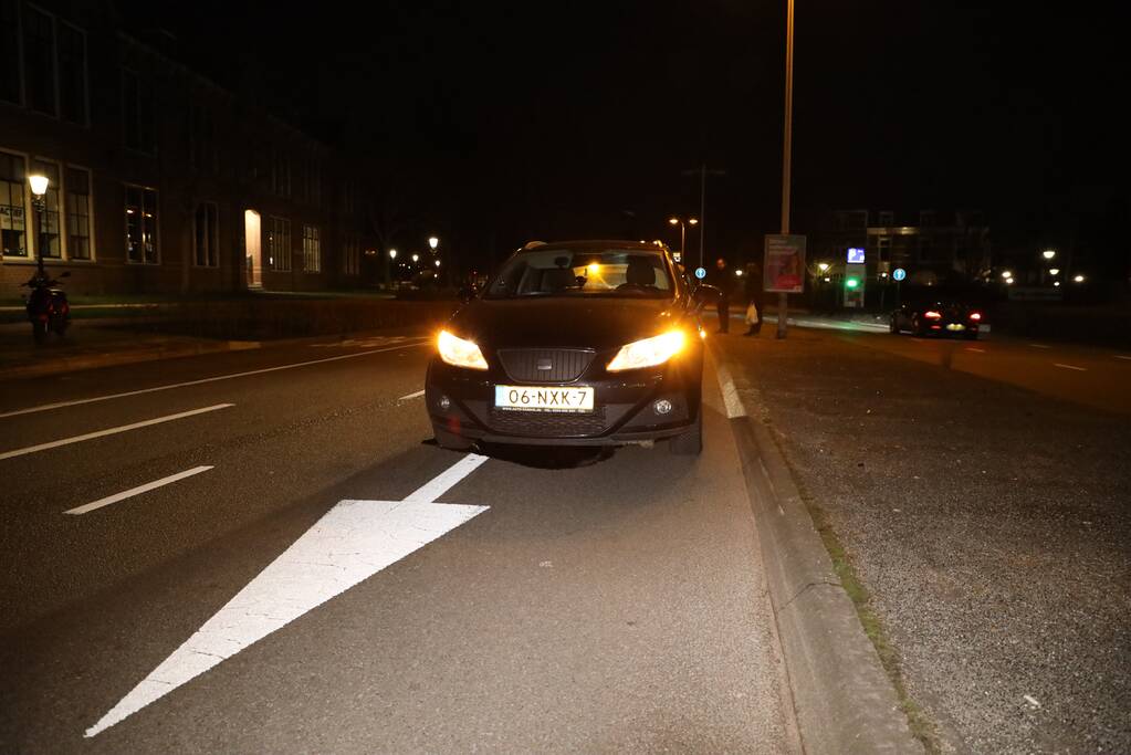 Bestuurder wilt keren maar veroorzaakt oliespoor