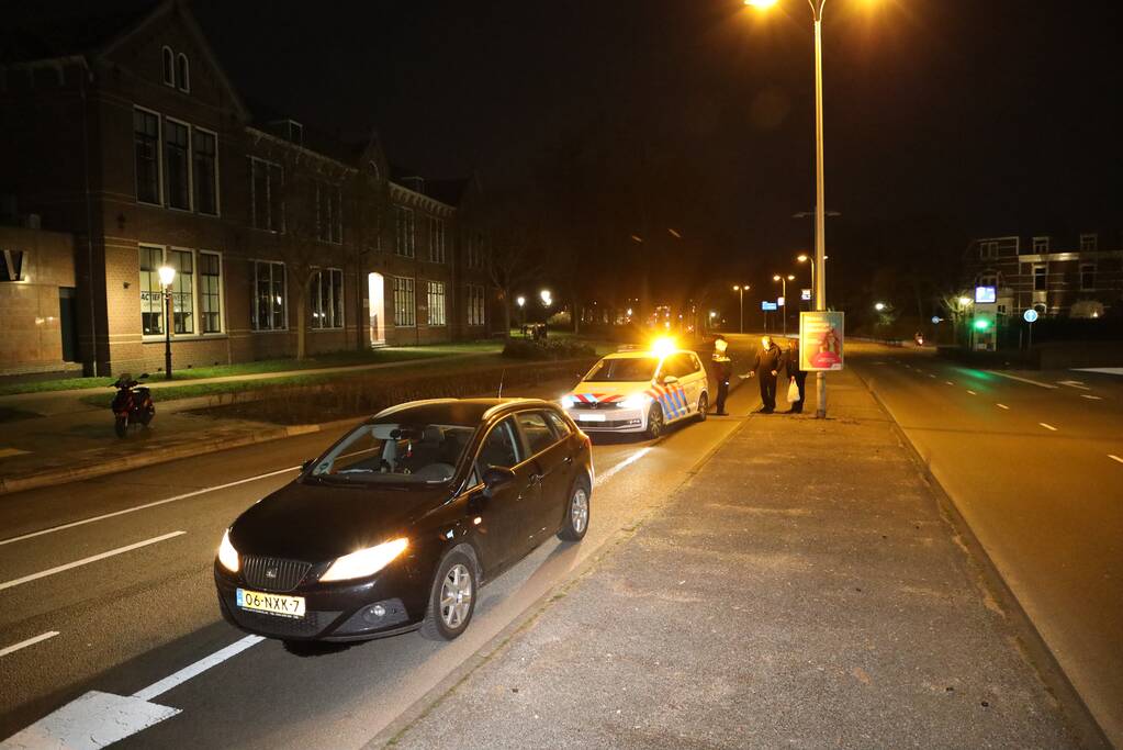 Bestuurder wilt keren maar veroorzaakt oliespoor