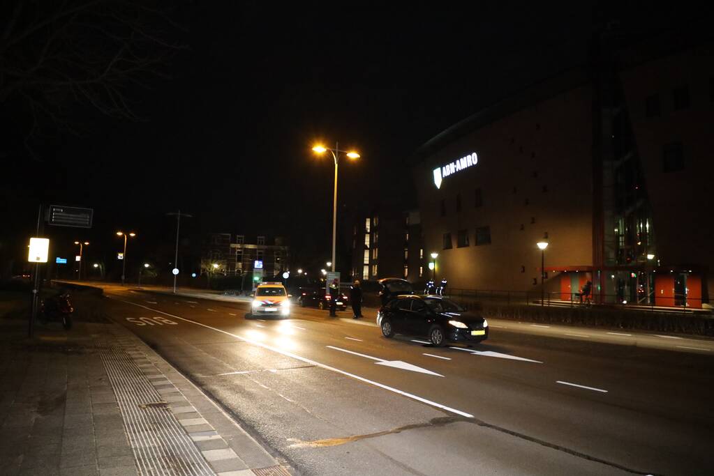 Bestuurder wilt keren maar veroorzaakt oliespoor