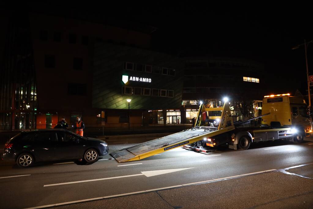 Bestuurder wilt keren maar veroorzaakt oliespoor