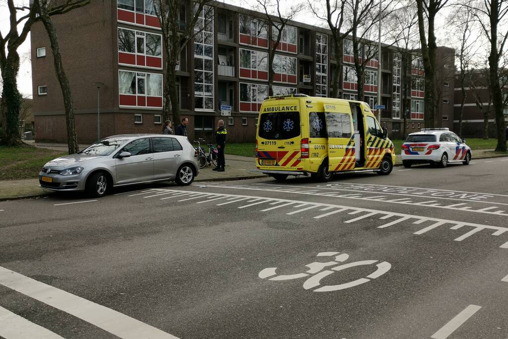 Fietser gewond door botsing met auto
