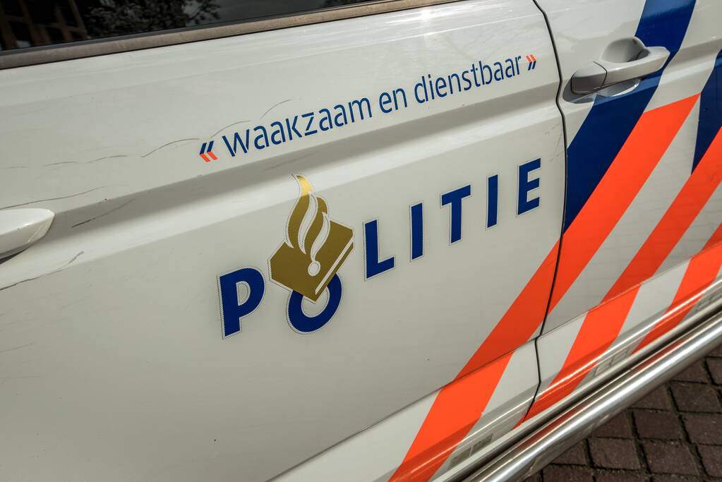 Laptop en geldkist aangetroffen in sloot