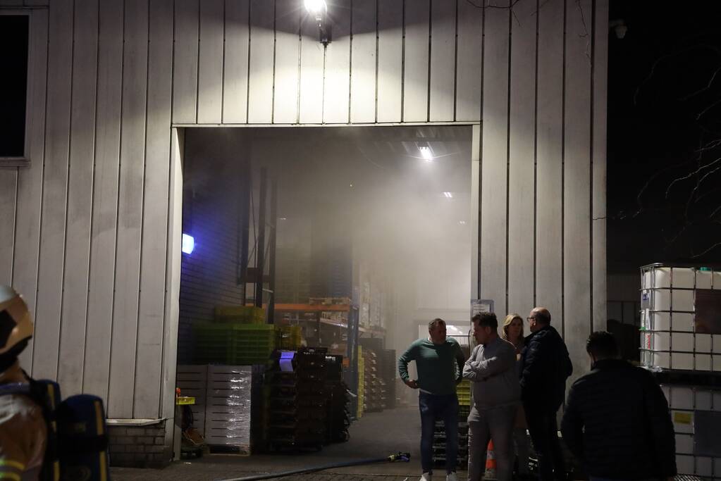 Pand vol rook op industrieterrein De Kronkels