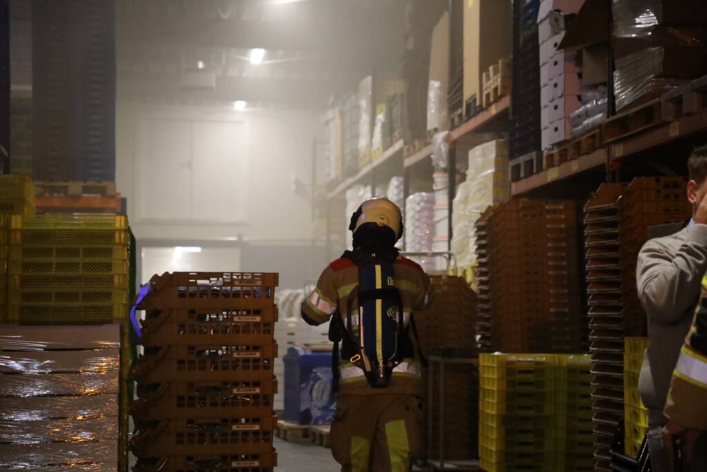 Pand vol rook op industrieterrein De Kronkels