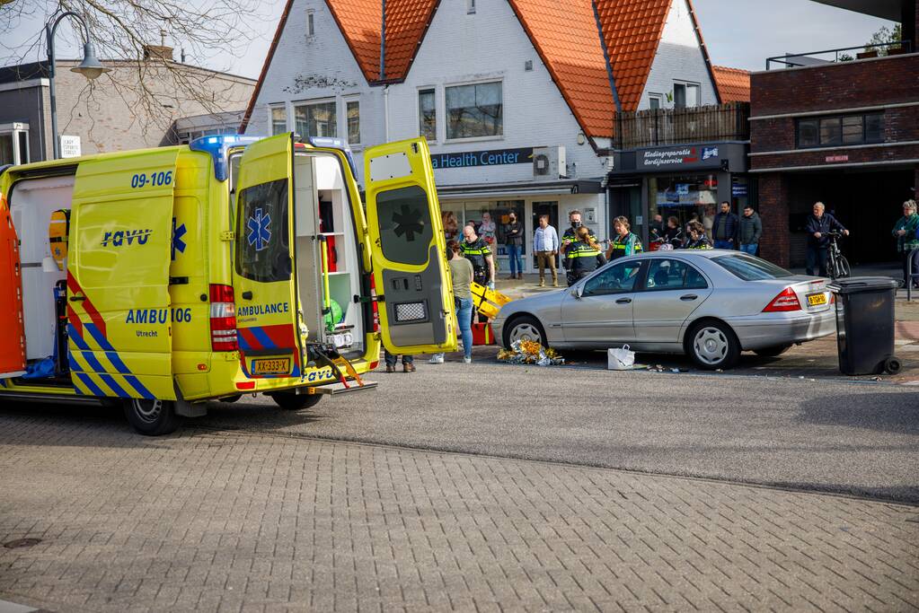 Vrouw ernstig gewond bij verkeersongeval