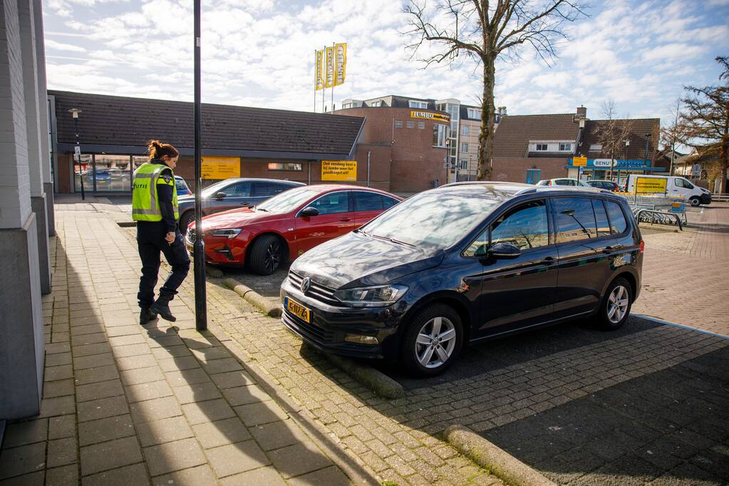 Vrouw ernstig gewond bij verkeersongeval