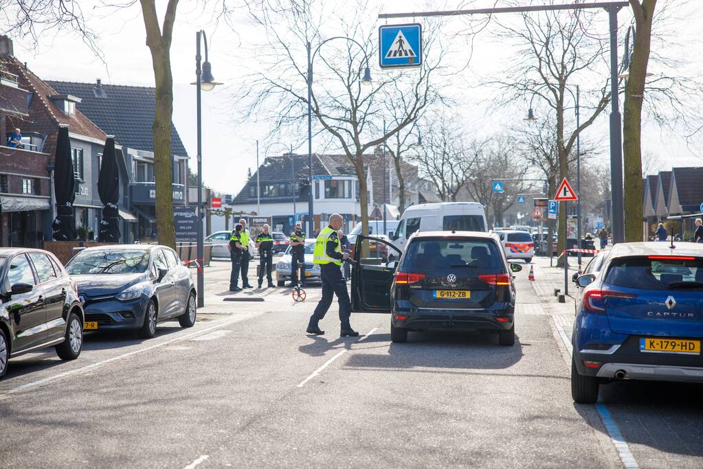 Vrouw ernstig gewond bij verkeersongeval