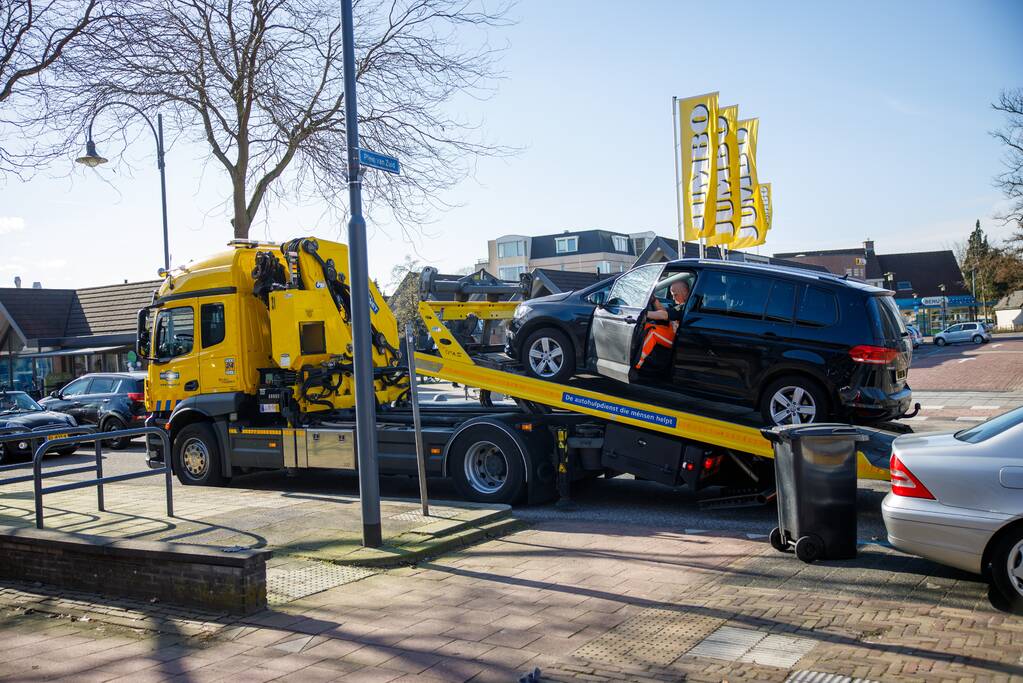 Vrouw ernstig gewond bij verkeersongeval
