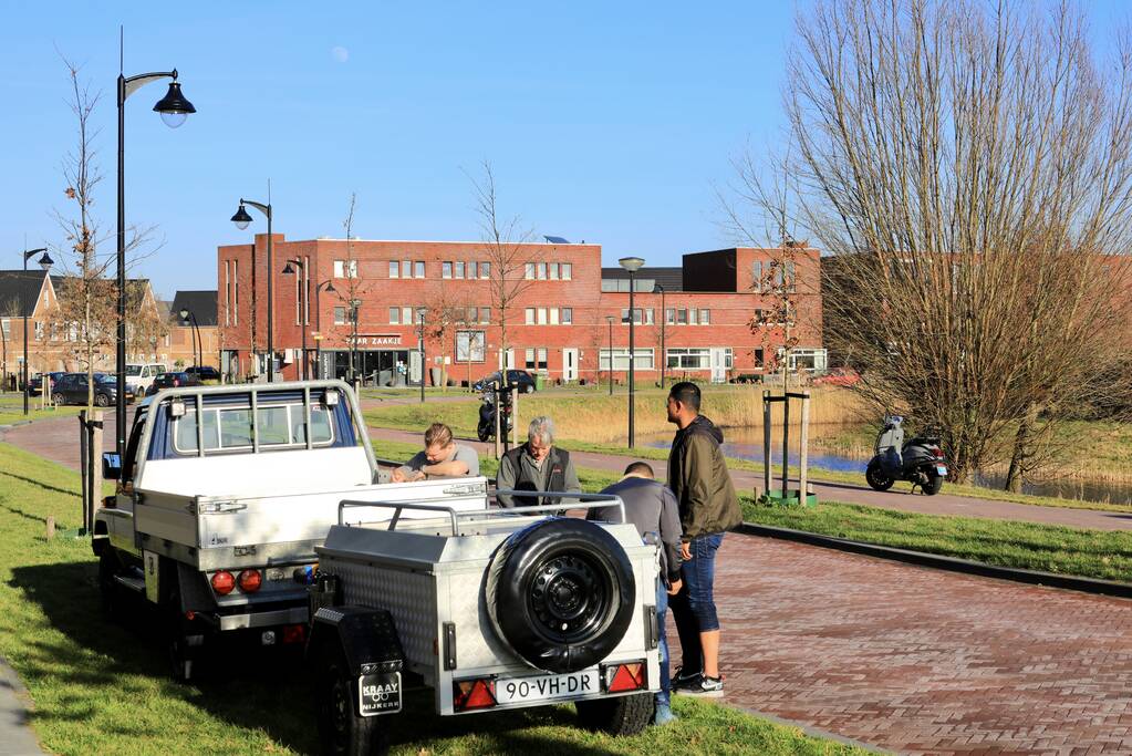 Scooter aangereden op rotonde