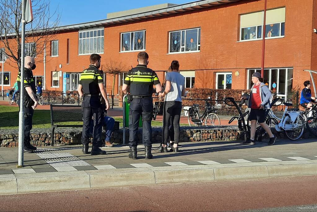 Voetgangers airbag Volvo klapt uit bij aanrijding
