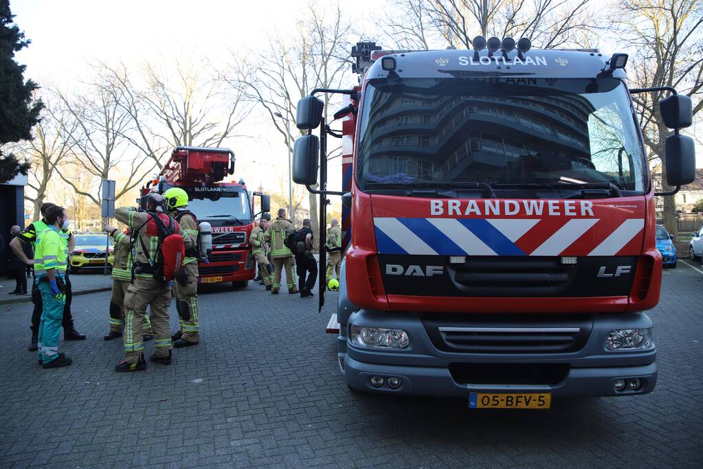 Begane grond zorgflat ontruimd door brand in wasruimte