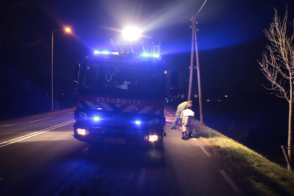 Grote hoop afval in brand