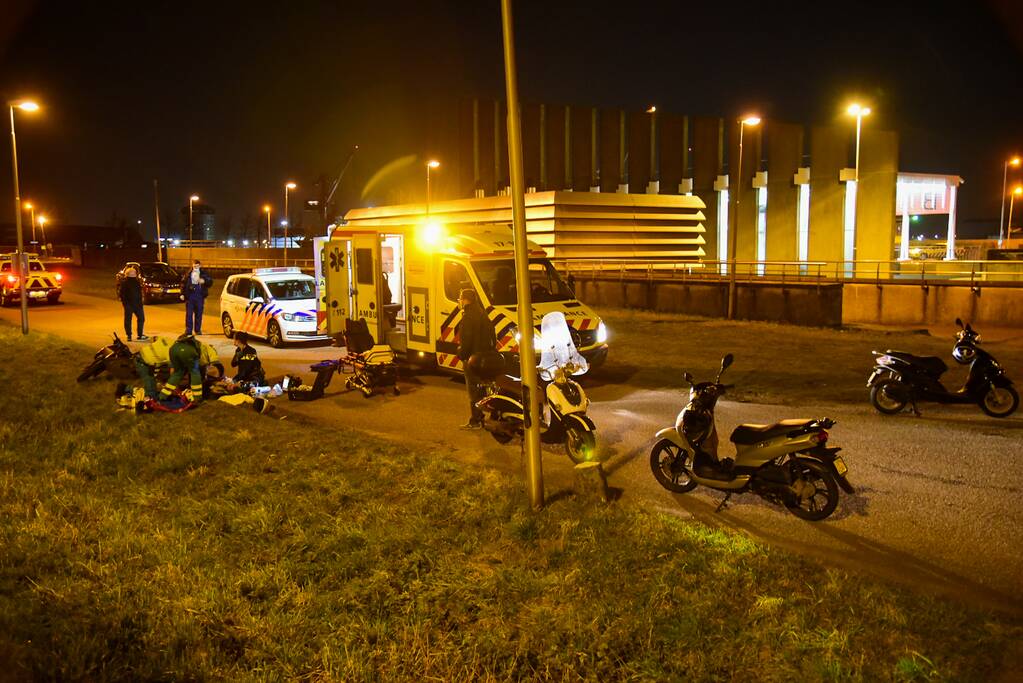Scooterrijder zwaargewond na eenzijdig ongeval