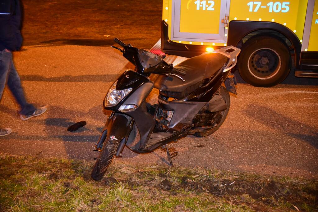 Scooterrijder zwaargewond na eenzijdig ongeval