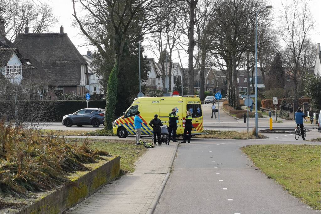 Overstekende fietsertje aangereden door auto