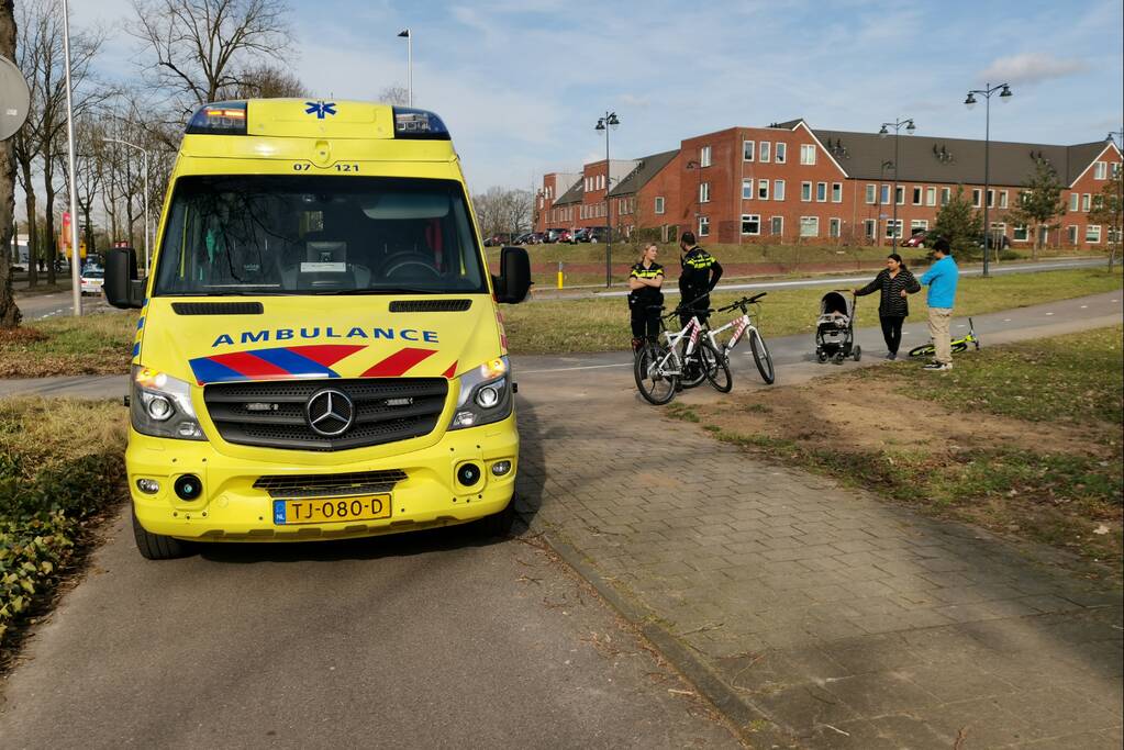Overstekende fietsertje aangereden door auto