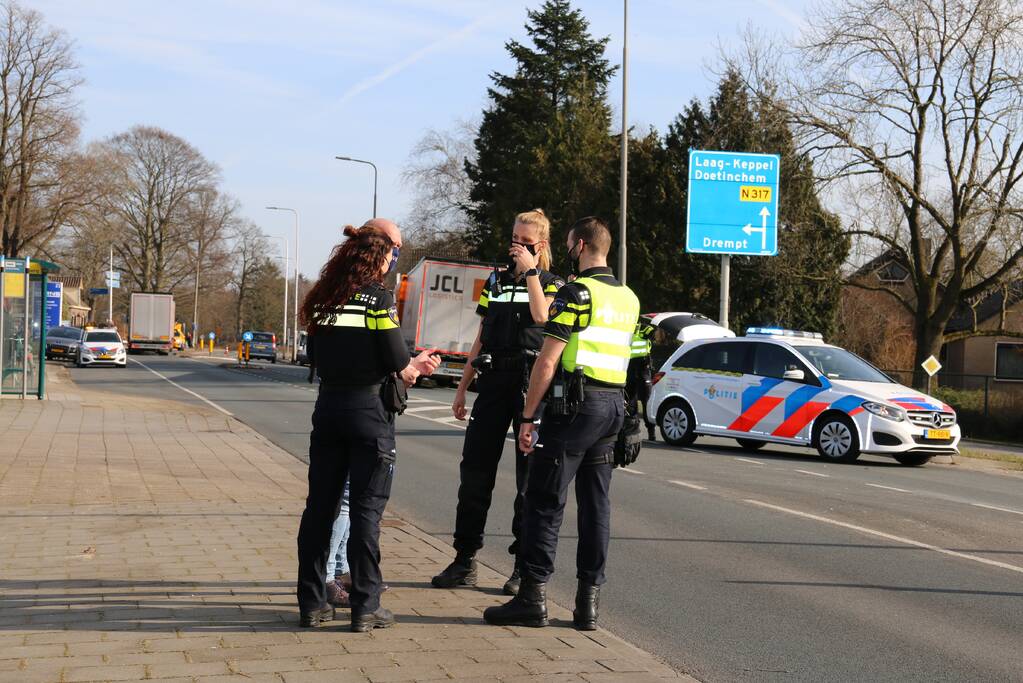 63-jarige vrouw gewond na val met fiets