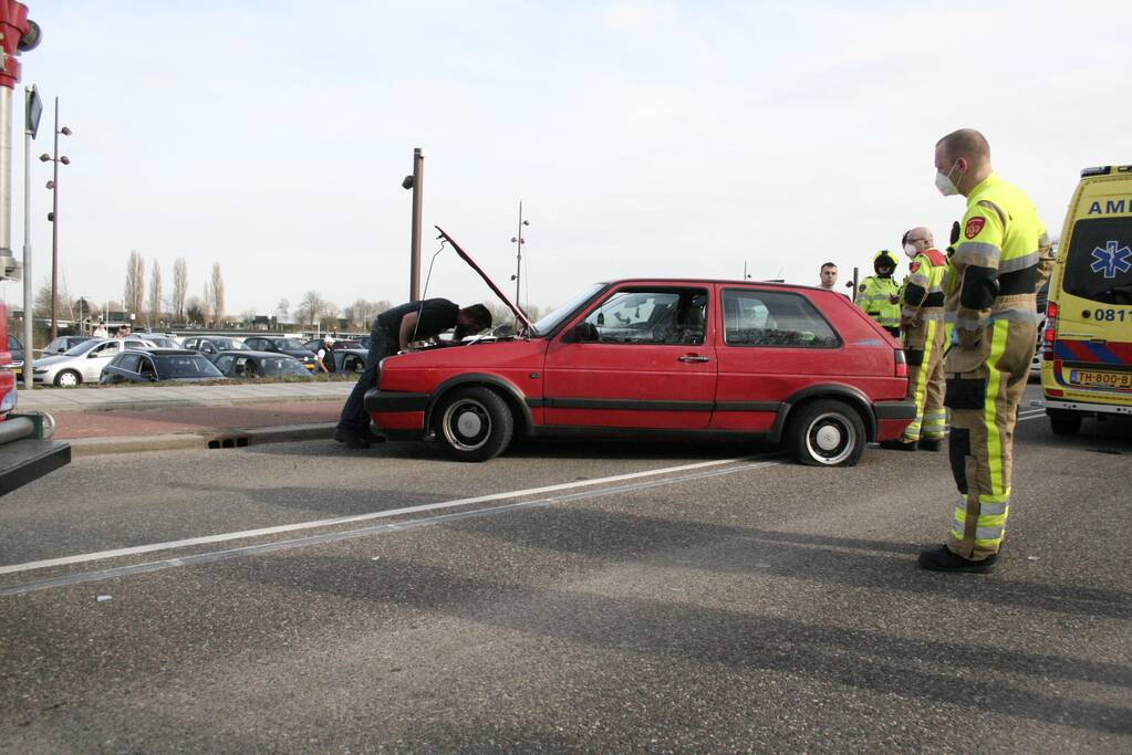 Drie auto's betrokken bij aanrijding