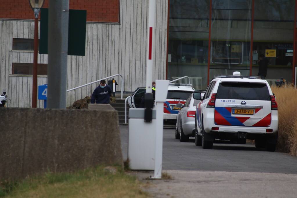 Persoon met verward gedrag uit Asielzoekerscentrum Doggershoek gehaald
