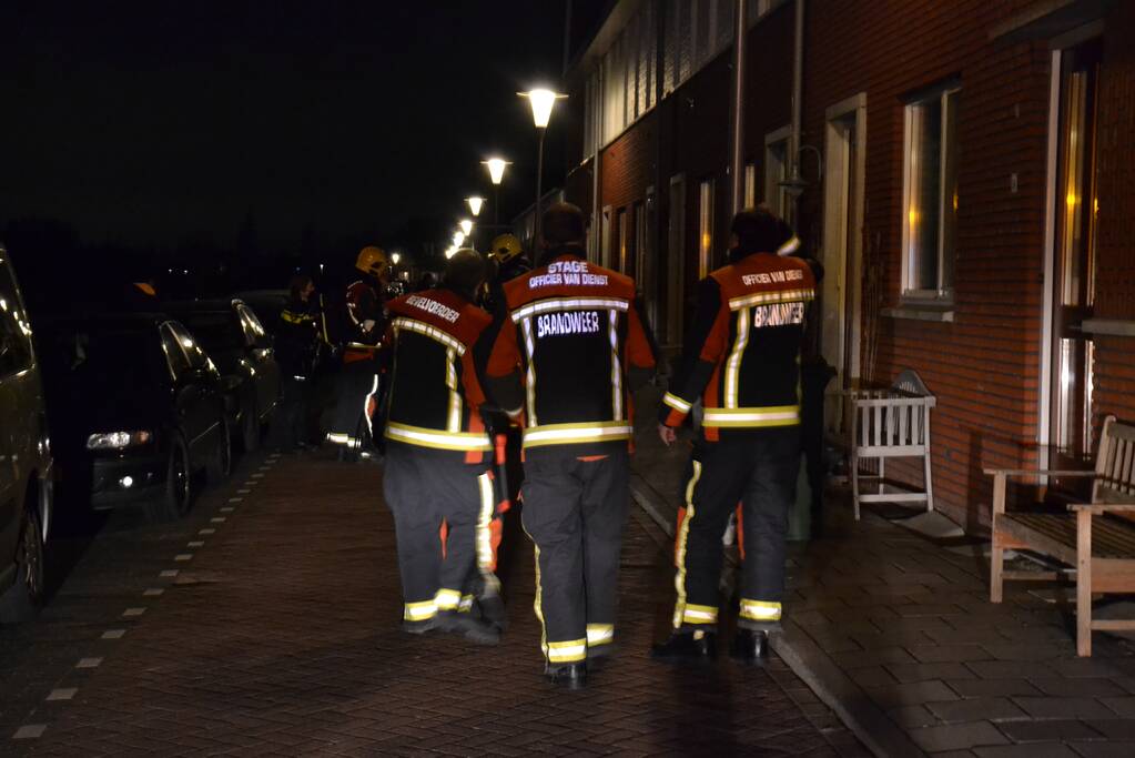 Brandweer verricht metingen na gaslucht
