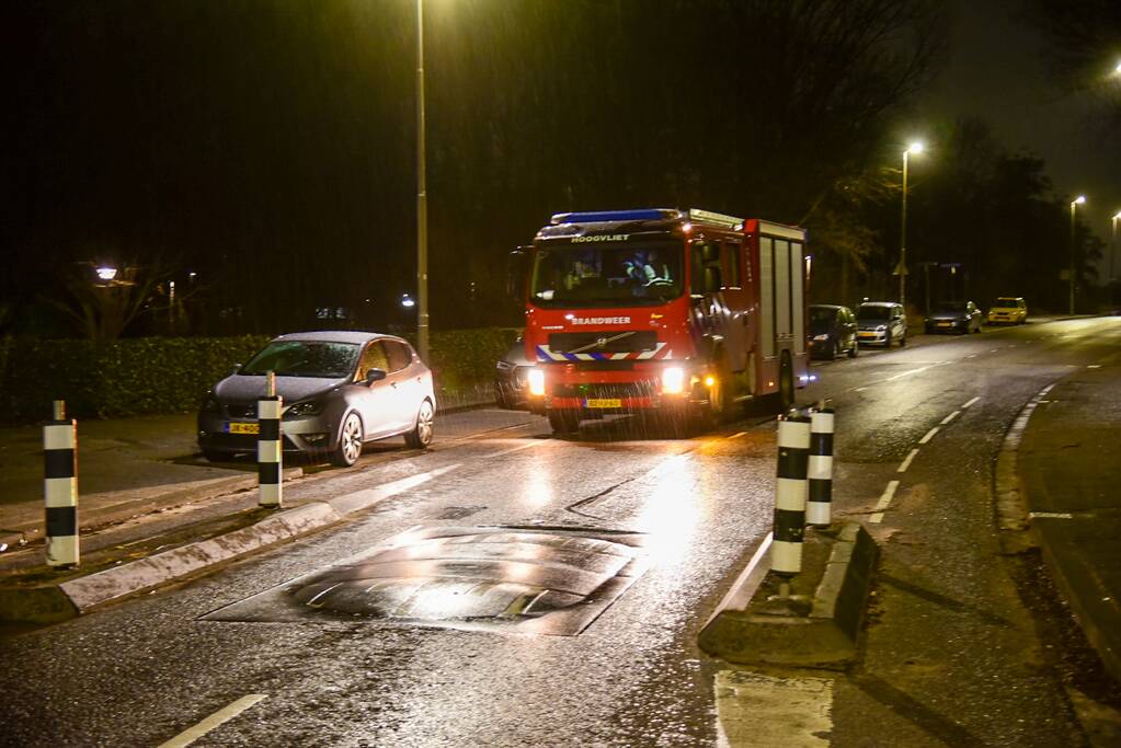 Brandweer blust brand in meterkast verzorgingshuis Lelie