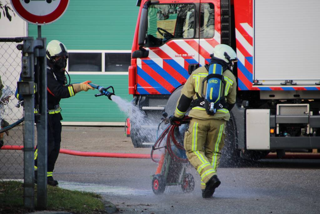 Gasfles in brand bij Phoenix Pallets