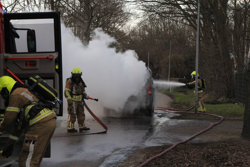 Veel schade na autobrand