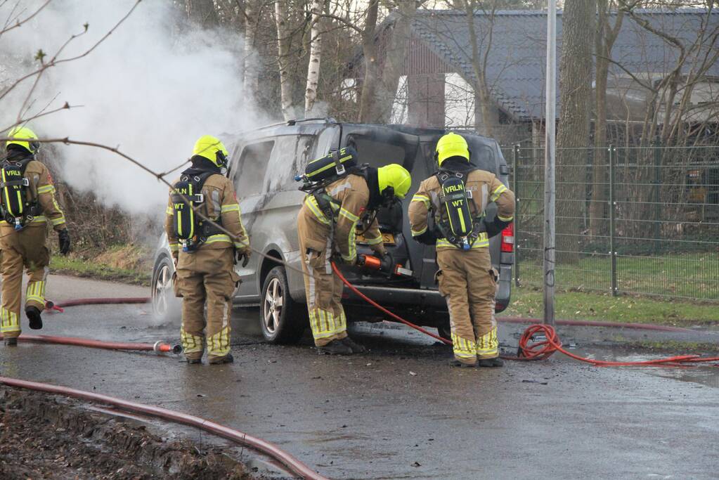 Veel schade na autobrand