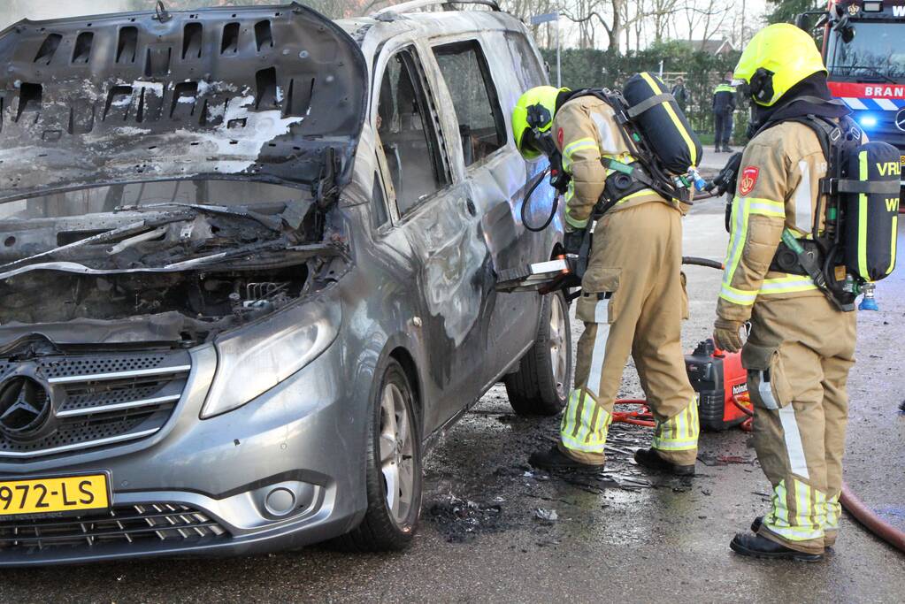 Veel schade na autobrand