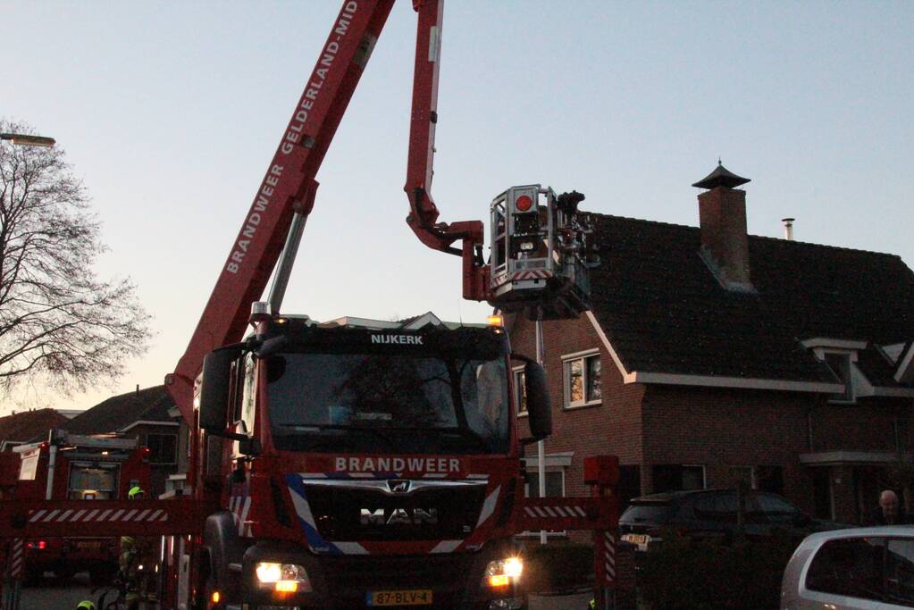 Schoorsteenbrand snel onder controle