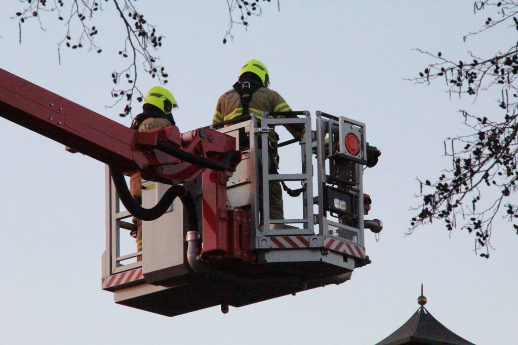 Schoorsteenbrand snel onder controle