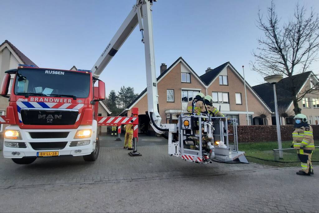 Schoorsteen geveegd na brand